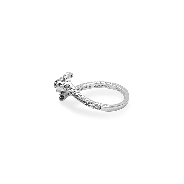 Nhẫn vàng đính đá zircon màu