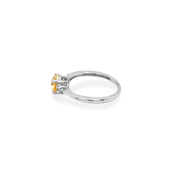 Nhẫn vàng đính đá zircon