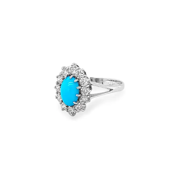 Nhẫn vàng với Tyrrhys và Zircons