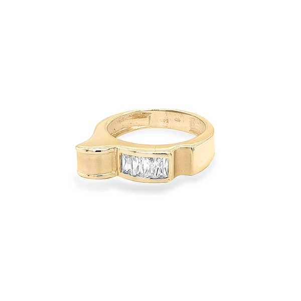 Nhẫn vàng đính đá zircon