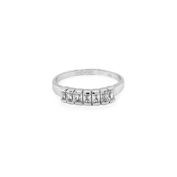 Nhẫn vàng đính đá zircon