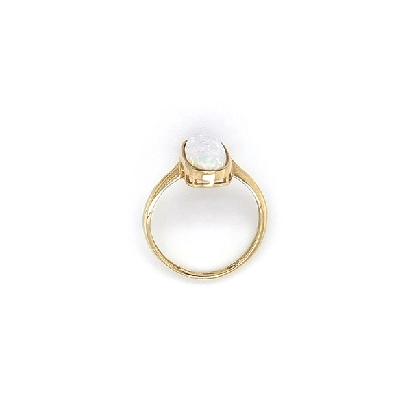 Nhẫn vàng đính ngọc opal