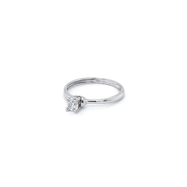 Nhẫn đính hôn bằng vàng trắng và zircon