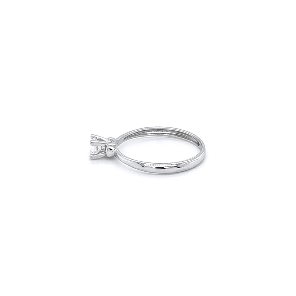 Nhẫn đính hôn bằng vàng trắng và zircon