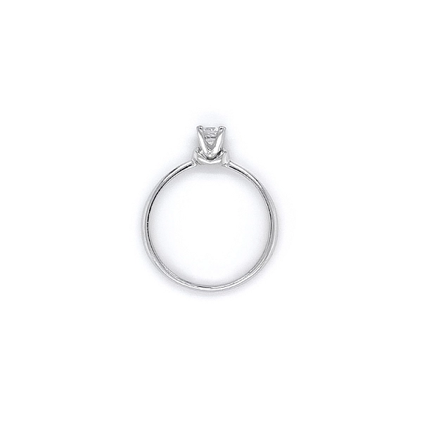 Nhẫn đính hôn bằng vàng trắng và zircon