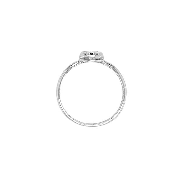 Nhẫn đính hôn bằng vàng với đá zircon