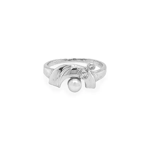 Nhẫn vàng đính ngọc trai và đá zircon