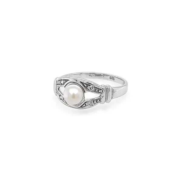 Nhẫn vàng đính ngọc trai và đá zircon