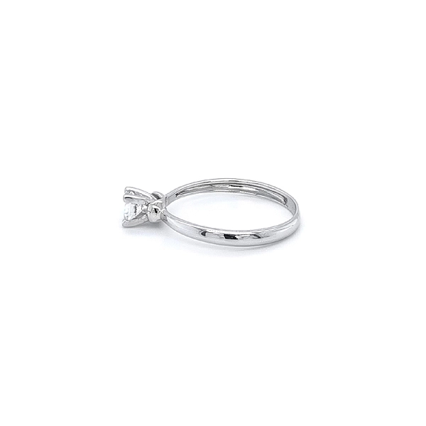 Nhẫn đính hôn bằng vàng trắng và zircon