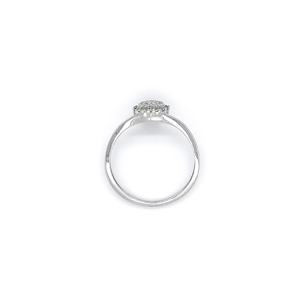 Nhẫn đính hôn bằng vàng trắng và đá zircon trắng