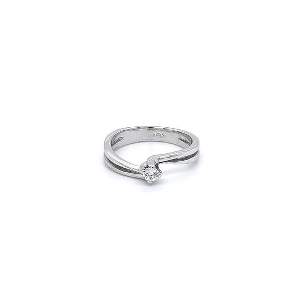Nhẫn đính hôn bằng vàng trắng và zircon