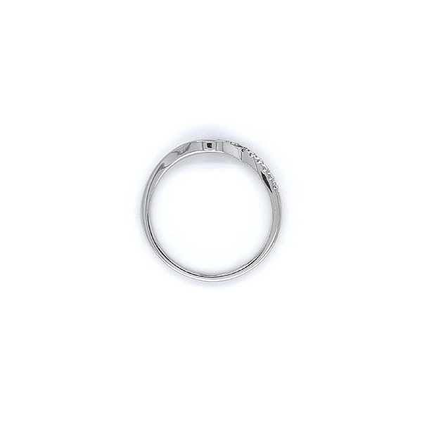 Nhẫn vàng trắng đính đá zircon trắng