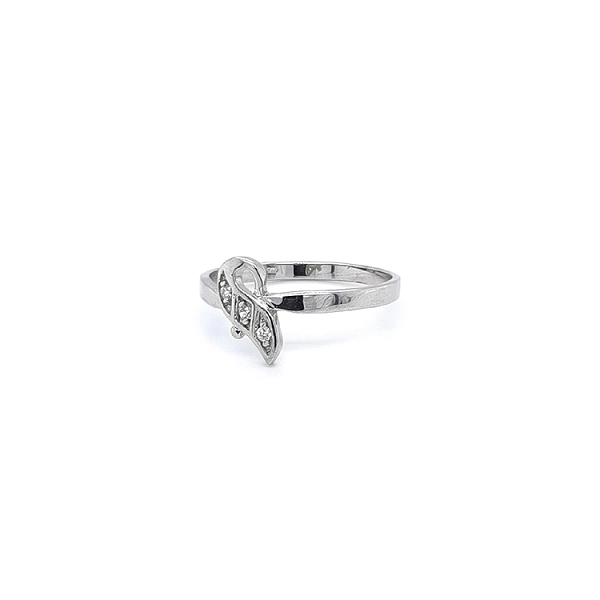 Nhẫn vàng trắng đính đá zircon trắng