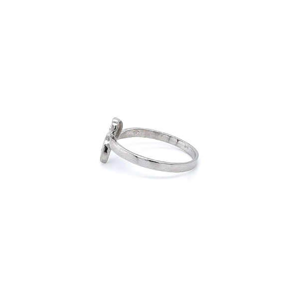 Nhẫn vàng trắng đính đá zircon trắng