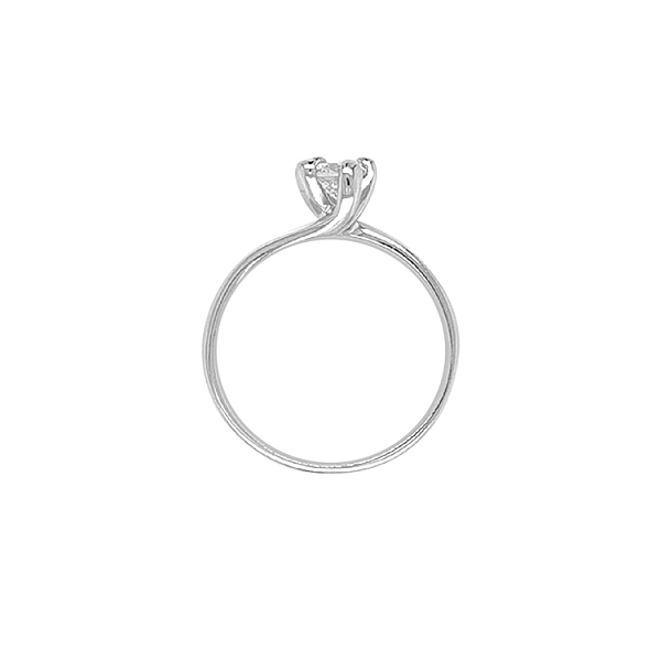 Nhẫn đính hôn bằng vàng với đá zircon