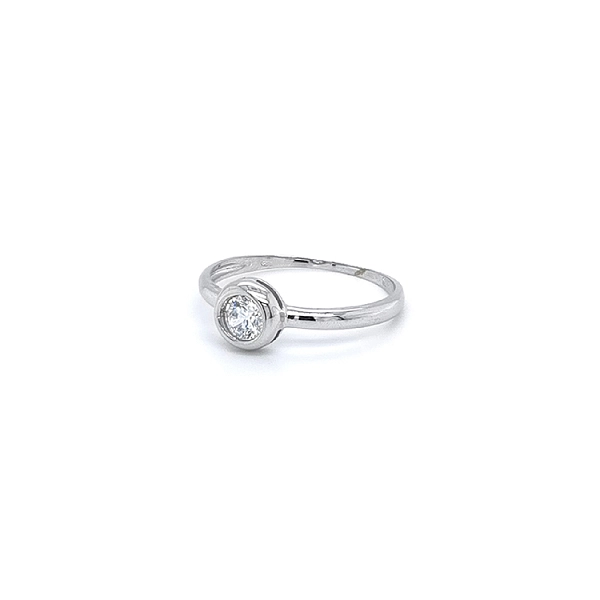 Nhẫn đính hôn bằng vàng trắng và zircon