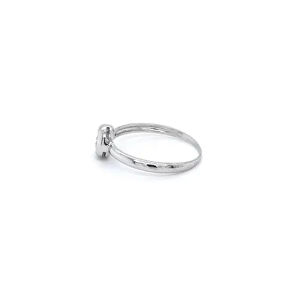 Nhẫn đính hôn bằng vàng trắng và zircon