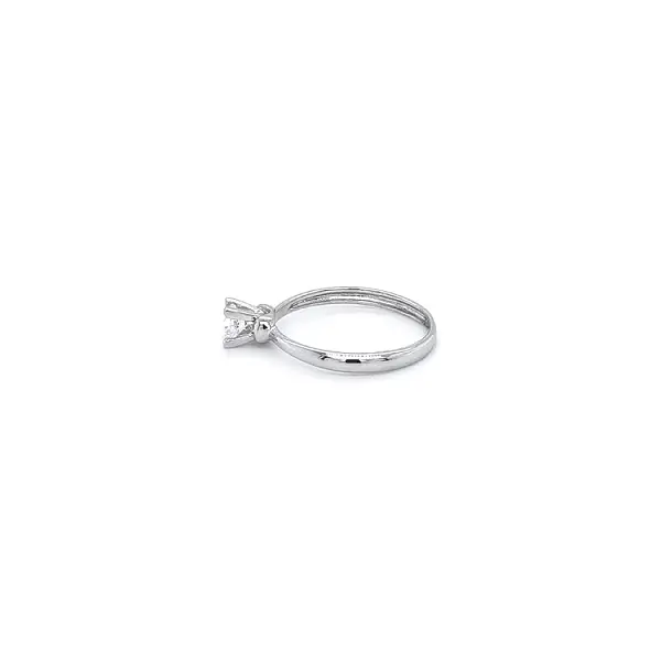 Nhẫn đính hôn bằng vàng trắng và zircon