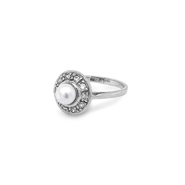Nhẫn vàng đính ngọc trai và đá zircon