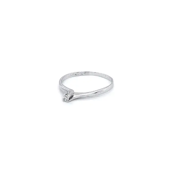Nhẫn đính hôn bằng vàng trắng và zircon