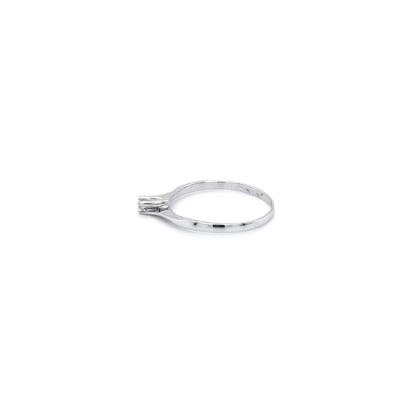 Nhẫn đính hôn bằng vàng trắng và zircon
