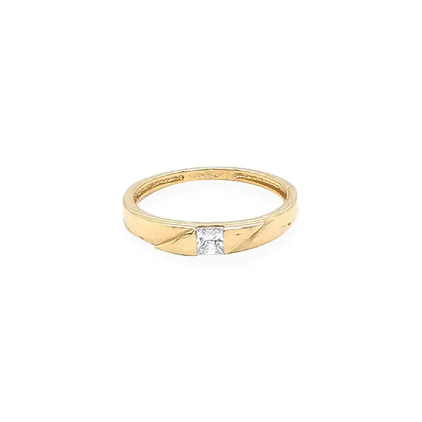 Nhẫn vàng đính đá zircon