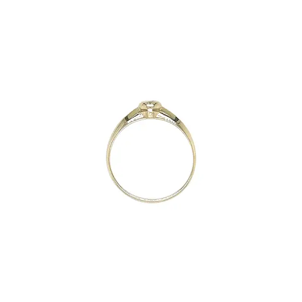 Nhẫn đính hôn bằng vàng với đá zircon