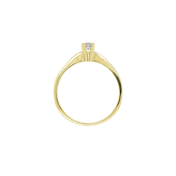 Nhẫn đính hôn bằng vàng với đá zircon