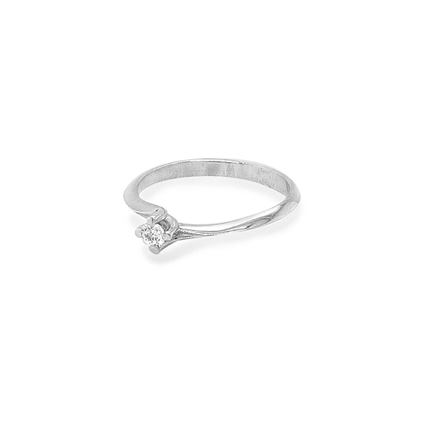 Nhẫn đính hôn bằng vàng với đá zircon