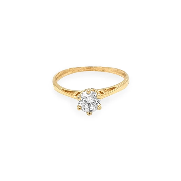 Nhẫn đính hôn bằng vàng với đá zircon