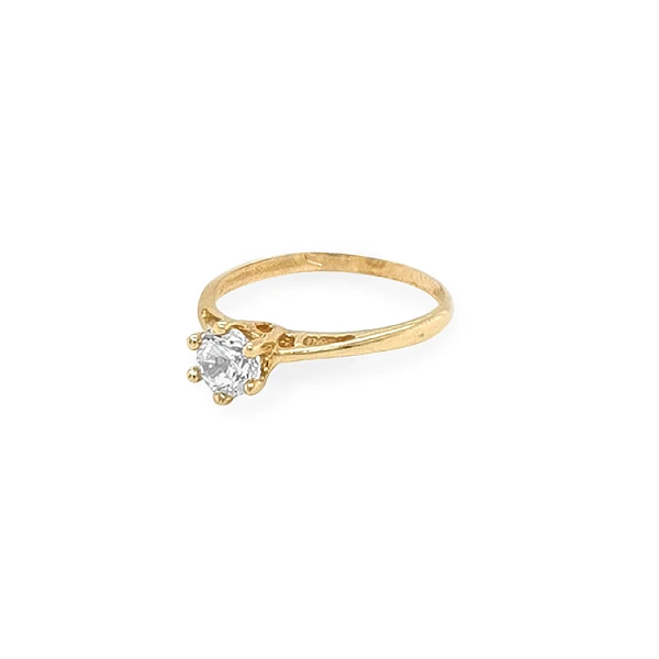 Nhẫn đính hôn bằng vàng với đá zircon