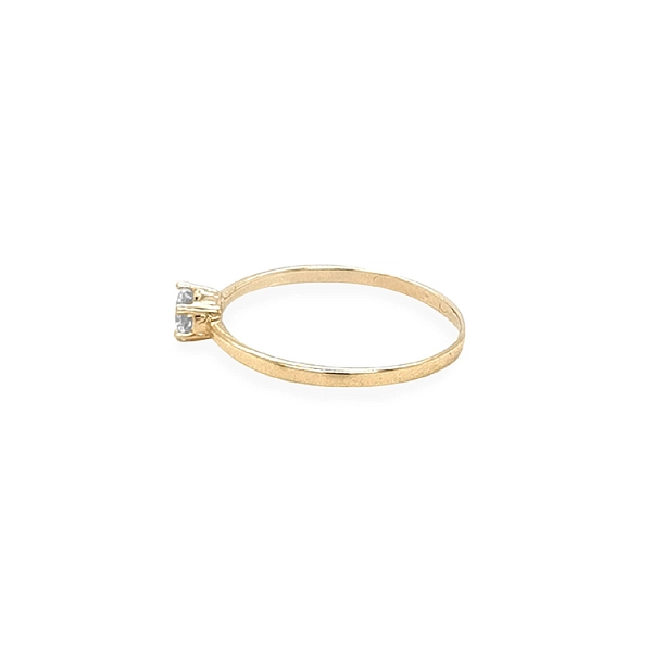 Nhẫn vàng đính đá zircon