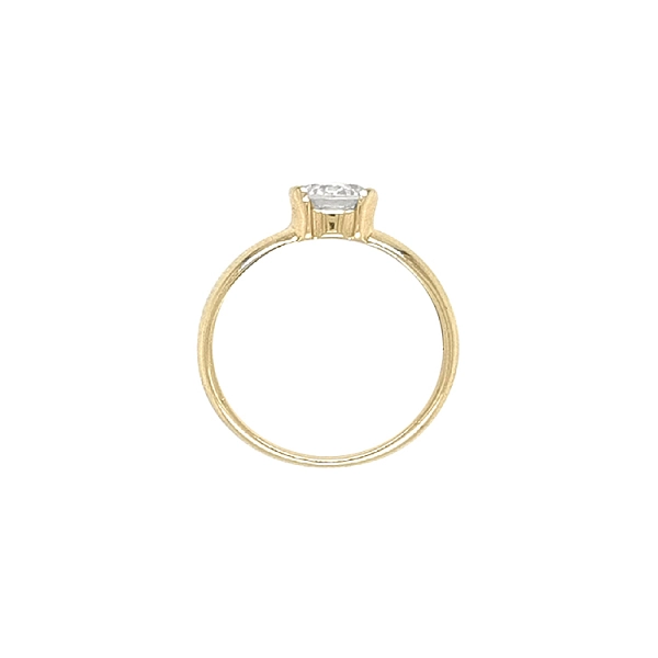 Nhẫn đính hôn bằng vàng với đá zircon