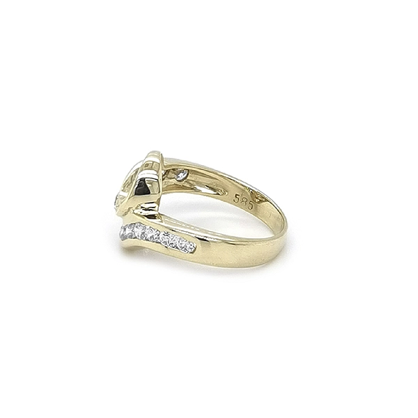 Nhẫn vàng đính đá zircon