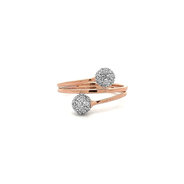 Nhẫn làm từ vàng hồng với đá zircon