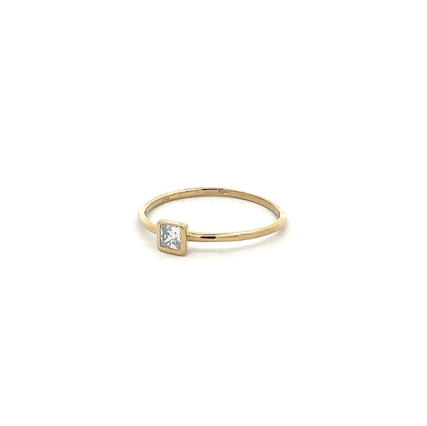Nhẫn vàng đính đá zircon