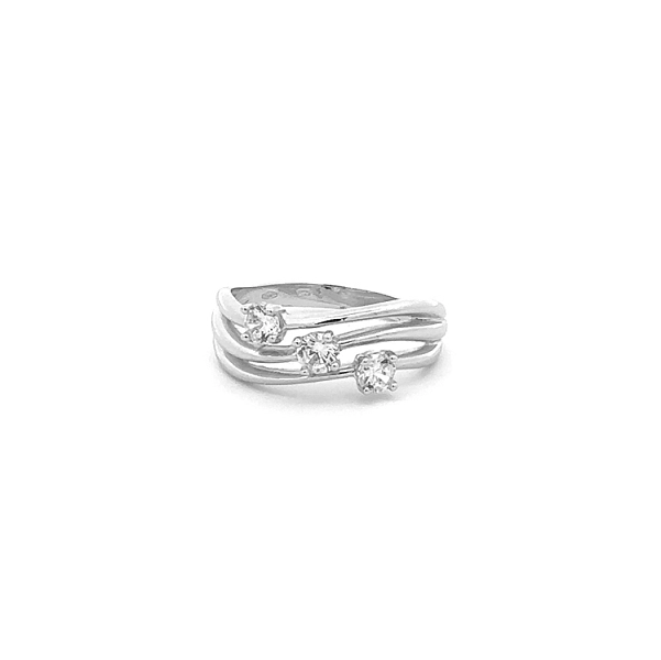 Nhẫn vàng đính đá zircon