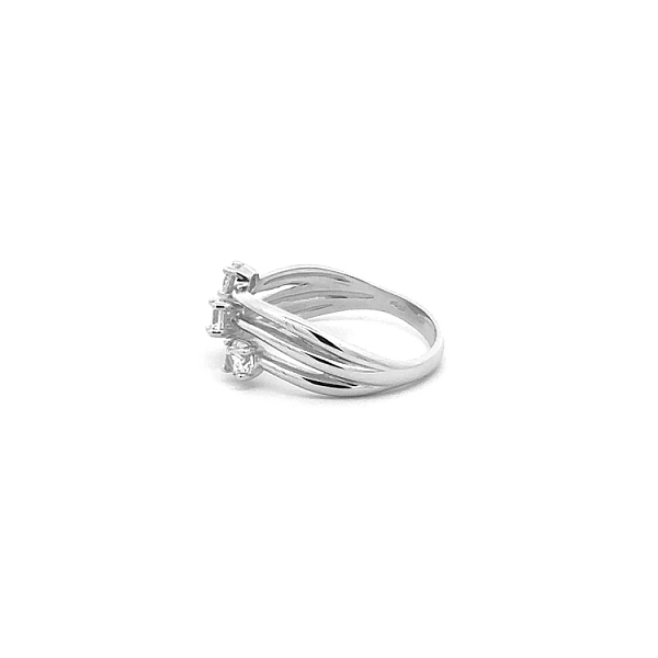 Nhẫn vàng đính đá zircon