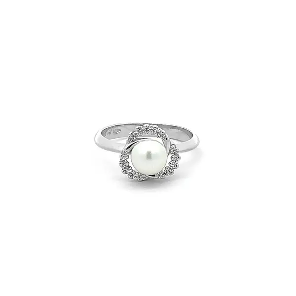 Nhẫn vàng đính ngọc trai và đá zircon