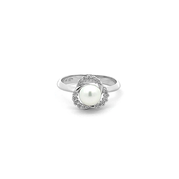 Nhẫn vàng đính ngọc trai và đá zircon