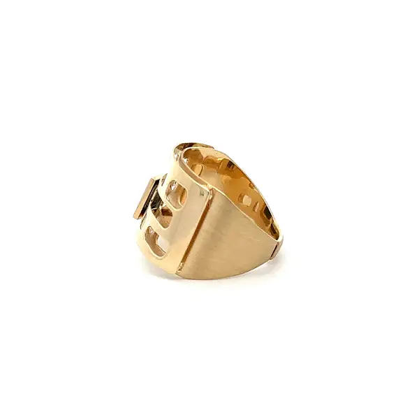 Nhẫn vàng độc quyền với đá onyx