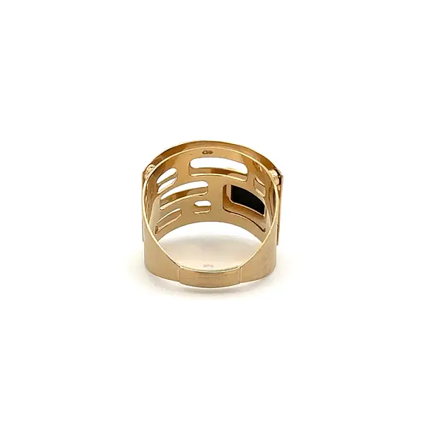 Nhẫn vàng độc quyền với đá onyx