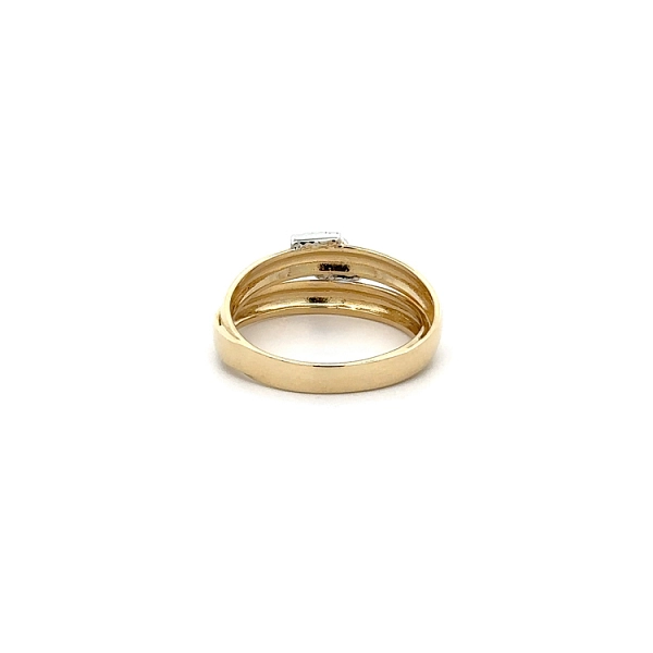 Nhẫn kết hợp vàng và zirconia