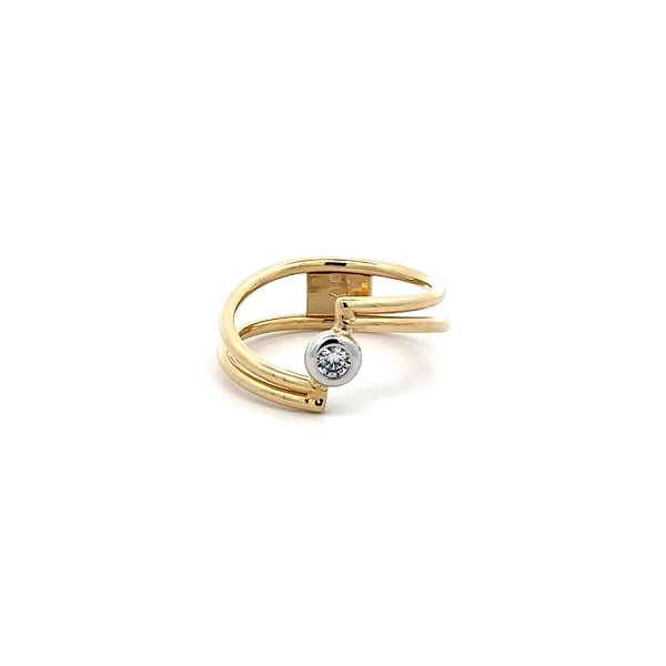 Nhẫn đính đá zircon làm từ vàng kết hợp