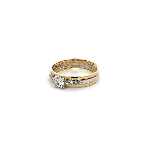 Nhẫn kết hợp vàng và zirconia