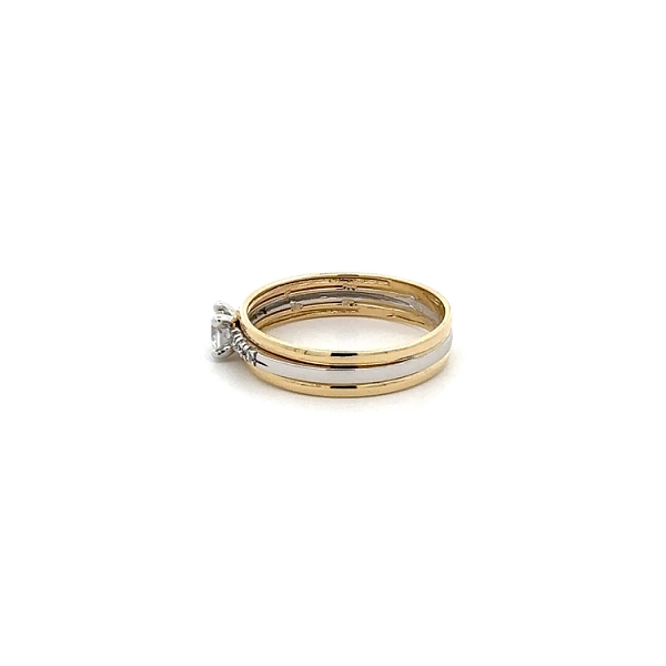 Nhẫn kết hợp vàng và zirconia
