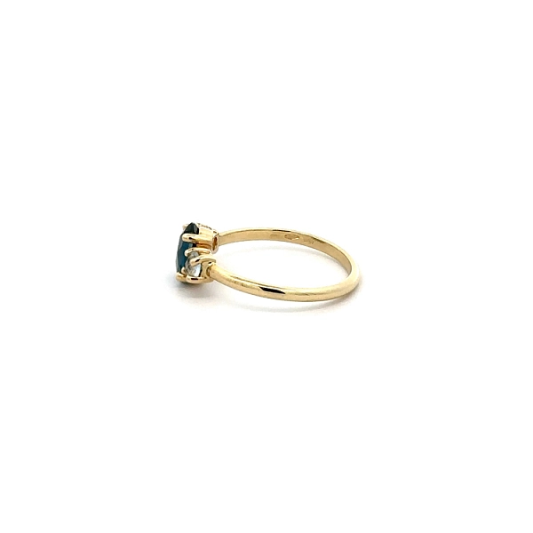 Nhẫn vàng đính đá topaz