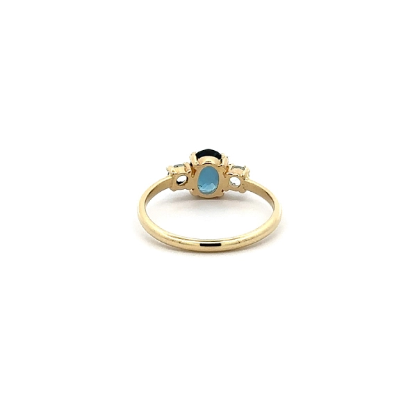 Nhẫn vàng đính đá topaz