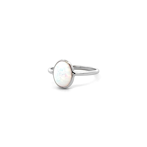 Nhẫn đính ngọc opal từ vàng trắng