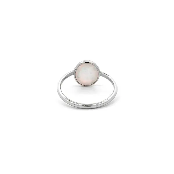 Nhẫn đính ngọc opal từ vàng trắng